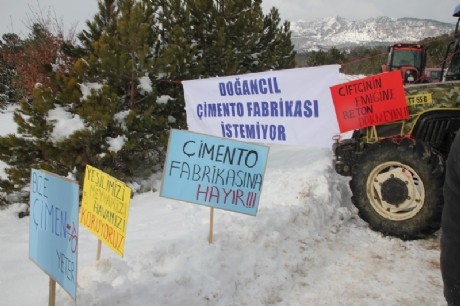 Köylülerden çimento fabrikası kurulmasına tepki