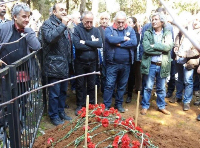 Teoman Uluğ,gözyaşları ve sevgi seli eşliğinde uğurlandı