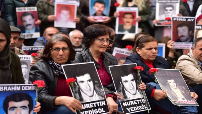 12 Eyül cuntası tarafından kafasına çivi çakılarak katledttikten sonra kaybedildi