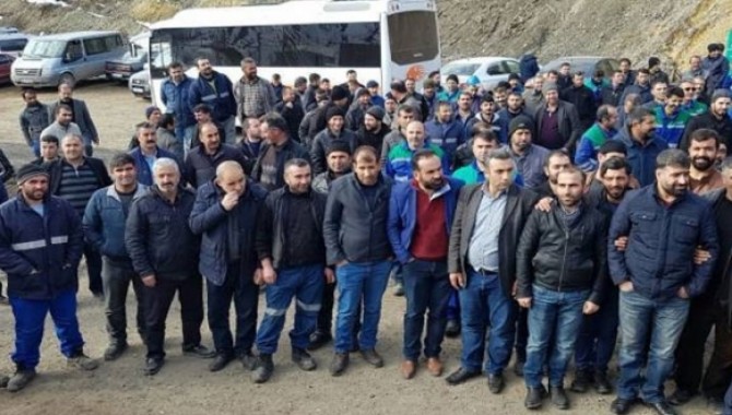 400 madenci işten çıkarılmasına karşı oturma eylemi başlattı