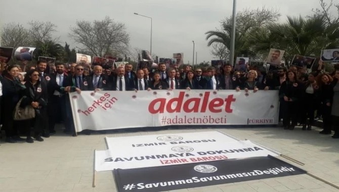 Adalet Nöbeti İzmir’de: Savunma susmadı susmayacak