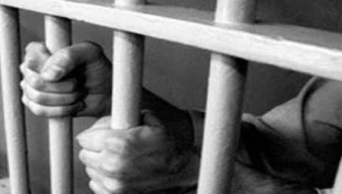 Afyon'a gönderilen 25 tutuklu tek kişilik hücrelerde