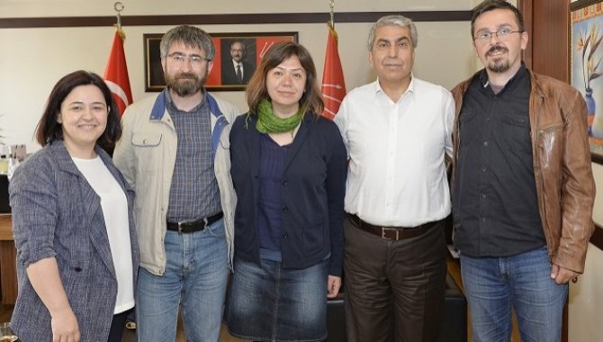 Akademisyenlerden CHP'ye ziyaret