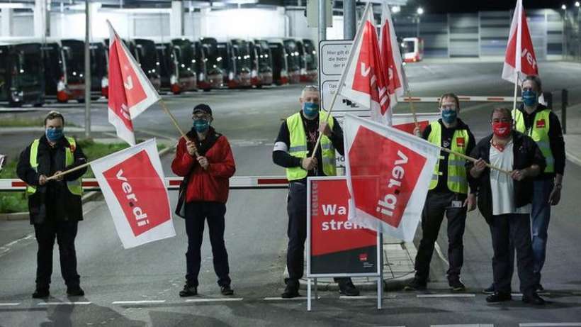 Almanya'da ulaşım çalışanları grev gitti