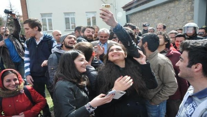 Anadolu Üniversitesi'nde öğrencilere uzaklaştırma ve kınama