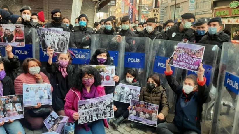 Avcılar Kadın Platformunun 8 Mart sergisine polis engeli