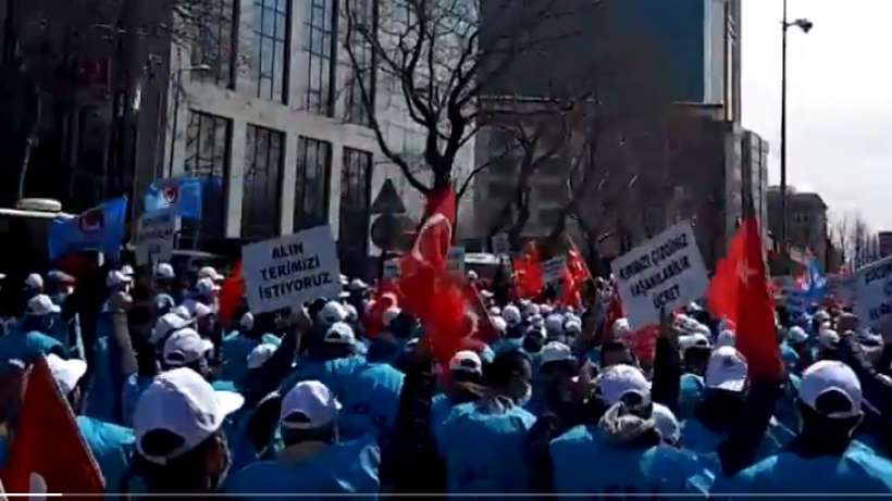 BEDAŞ işçileri toplu iş sözleşmesi talebiyle eylem yaptı