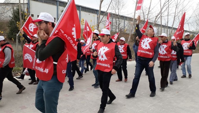 Bilecik’te Şişecam işçileri Cam Keramik-İş’e geçti