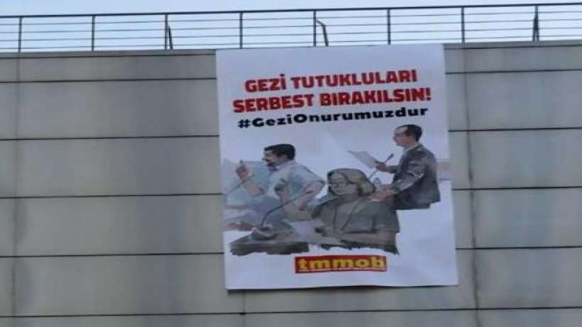 Bursa’da Akademik Odalar Birliğine asılan Gezi davası pankartı savcılık talimatıyla indirildi