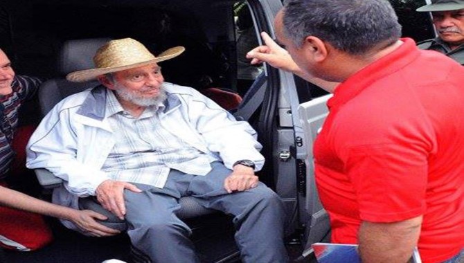 Castro ilerleyen yaşına rağmen halkından kopmuyor