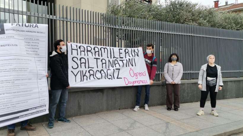 Cengiz Holding patronu Mehmet Cengiz’in şikayeti üzerine öğrenciler ifadeye çağrıldı I “Yine geleceğiz, bizden çalınanları geri alacağız!”