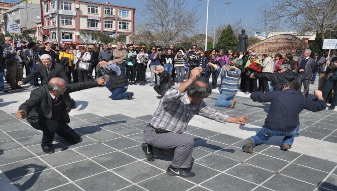 Cerattepe'ye destek için Zeybekle Horonun Kardeşliği