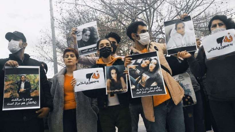 Denizlideki 4 İranlı mültecinin sınır dışı kararına karşı dava açıldı