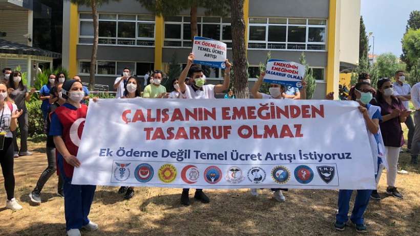 DEÜ Hastanesi emekçileri yaptıkları eylemle taleplerini yineledi