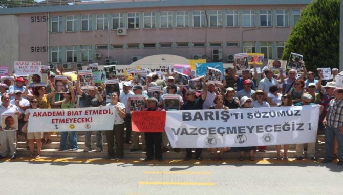 DEÜ'de barış imzacısı akademisyenlerin iptal davası yarın başlıyor