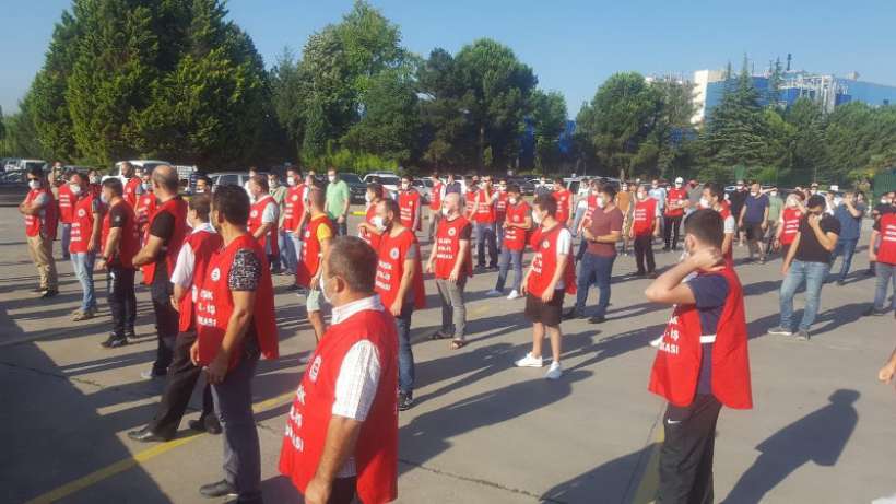 DİSKten Bekaert fabrikası önünde kıdem tazminatı eylemi