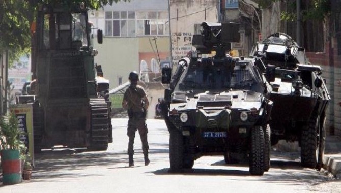 Diyarbakı’da sokağa çıkma yasağı ve askeri operasyon!