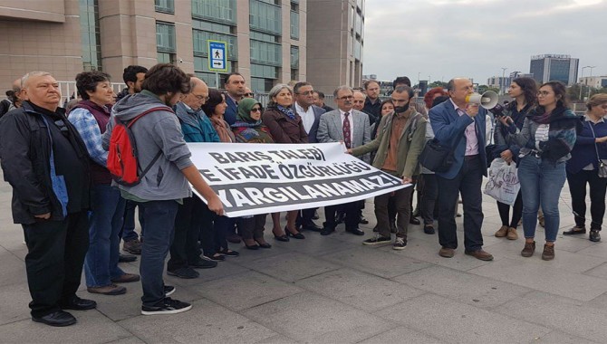 EMEP Genel Başkanı Gürkan hakim karşısına çıktı...'Barış ve ifade özgürlüğü yargılanamaz'
