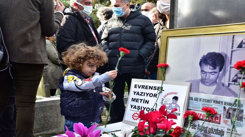 Gazeteci Metin Göktepe, katledilişinin 25. yılında mezarı başında anıldı