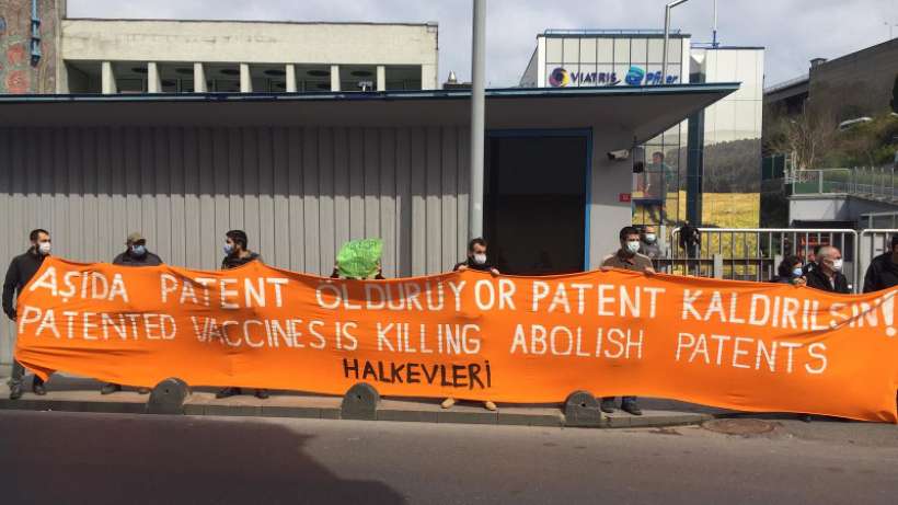 Halkevleri Pfizer önünden seslendi: Aşıda patent ve aşı ticareti insanlık suçudur