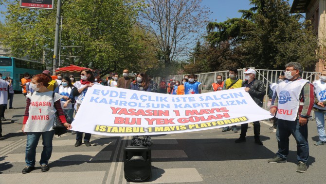 Hastane ve şantiye önünde 1 Mayıs kutlaması