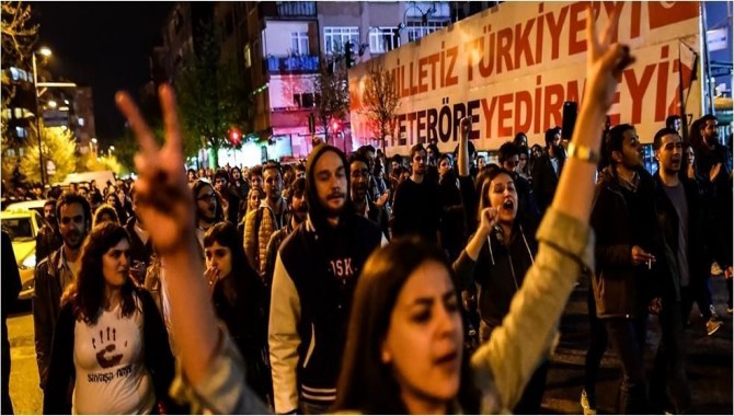 'Hayır'cılar isyan etti: Gerçek oyları açıklayın