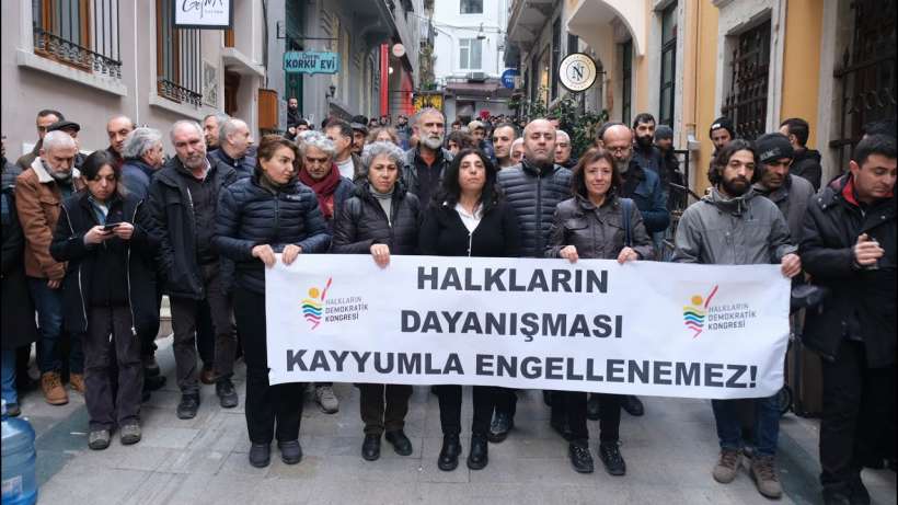 HDK'nın yaptığı basın açıklamasına polis müdahalesi I Dayanışmayı büyütme çağrısı