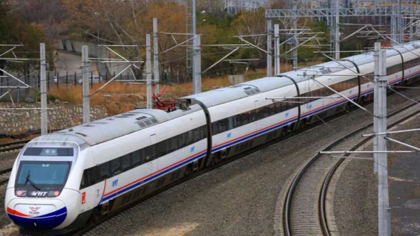 Hızlı Tren seferleri başladı; Maske takmak zorunlu