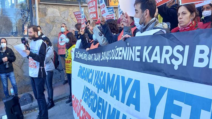 İŞKUR önünde insanca yaşamaya yetecek asgari ücret talebi