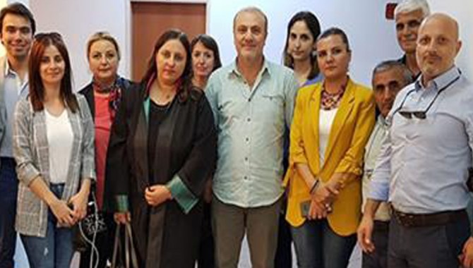 İsmail Devrim'in intiharını duyuran gazeteci Demir serbest bırakıldı