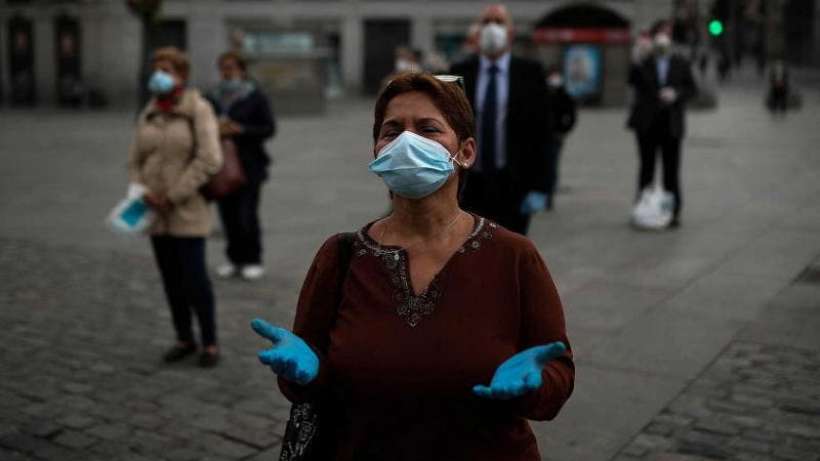 İspanyada sağlık emekçileri çalışma şartlarını protesto etti
