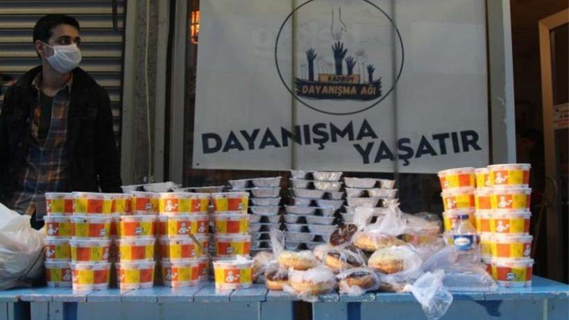İstanbul Valiliği: Açık alanlarda yemek dağıtılmasını uygun değildir