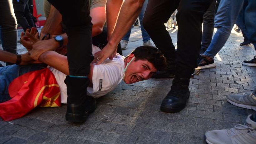 İstanbulda yapılan Suruç eyleminde gözaltına alınan 12 kişi bugün savcılığa çıkarılacak