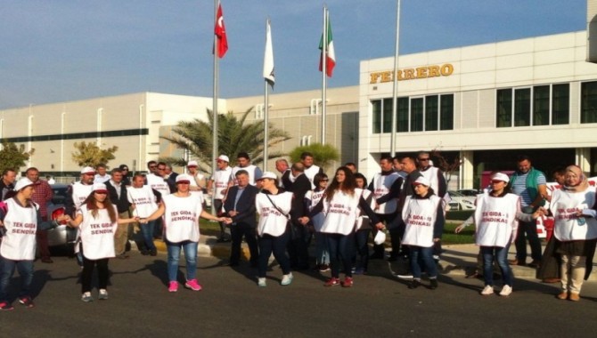 İtalyan Ferrero fabrikasında işçiler greve çıktı