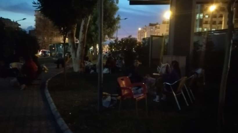 İzmir’deki otellerden depremzedelere konaklama