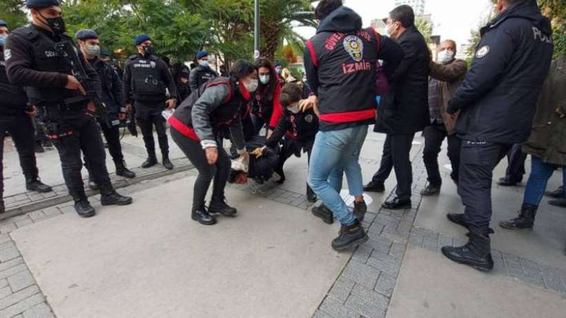 İzmirde Boğaziçililerle dayanışma eylemine polis saldırısı: 27 gözaltı