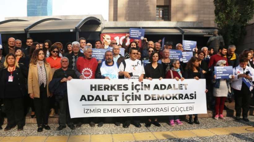 İzmirde ikinci Adalet Nöbeti: Temel hak ve özgürlükler için yürüyeceğiz