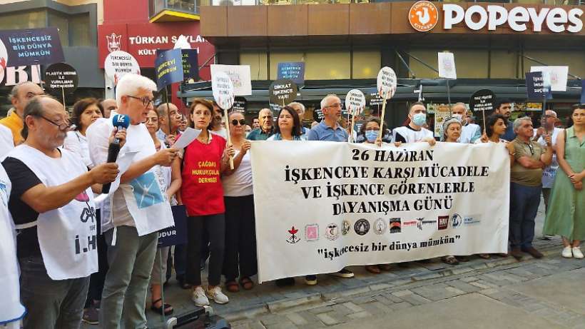 İzmirde işkenceye karşı eylem