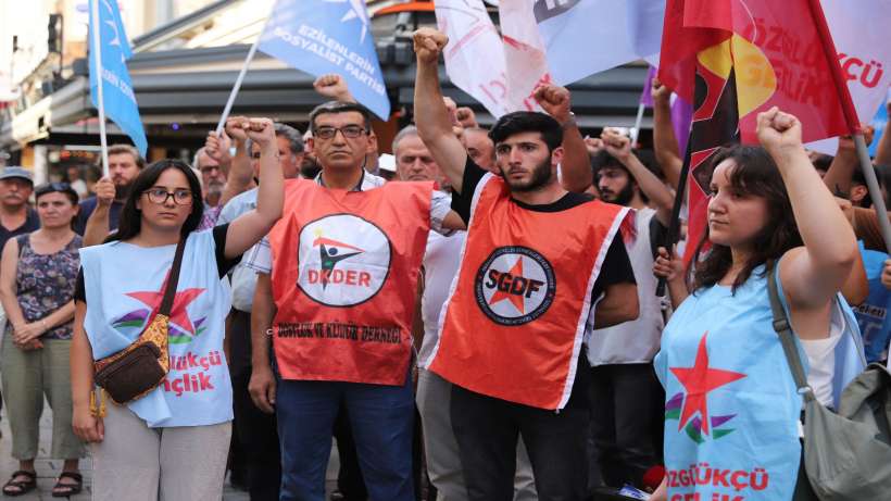 İzmirde Suruç Katliamı protesto edildi I 13 gözaltı