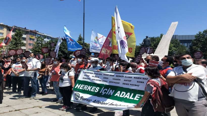Kadıköy’de “Suruç için adalet, herkes için adalet” diye Ankaraya yürüyen 5 kişi gözaltına alındı