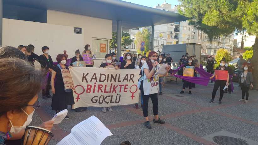 Kadınlar İzmir’den seslendi: Adalet sağlansın, kapatılan kadın dernekleri açılsın