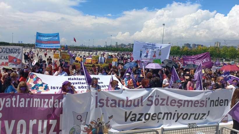Kadınlar ve LGBTİ+’lar Maltepe’den seslendi: İstanbul Sözleşmesi’nden #Vazgeçmiyoruz