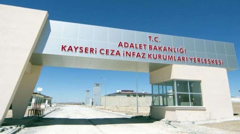 Kayseride tutsaklara ayakta sayım dayatılıyor