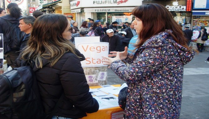 "Kendi yaşamına değer veriyorsan, hayvanlara da değer ver"