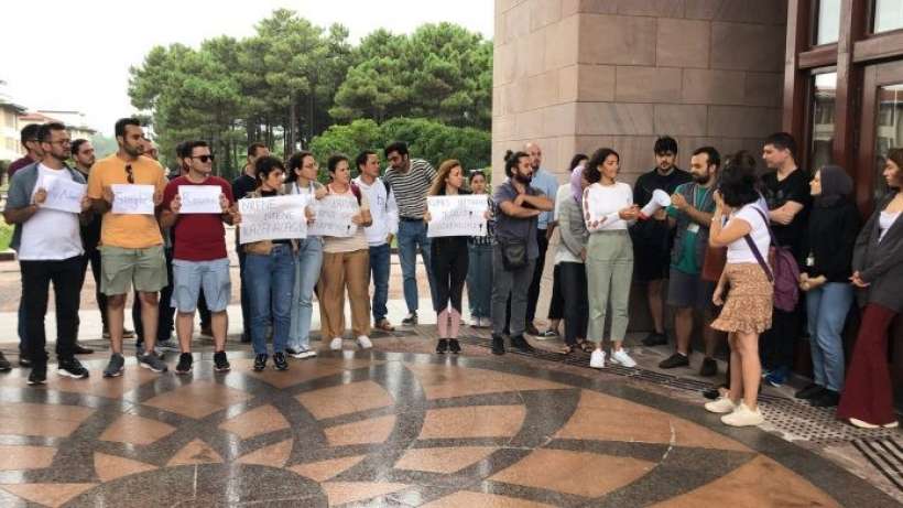 Koç Üniversitesi’nde barınma krizine karşı öğrenciler eylemdeydi