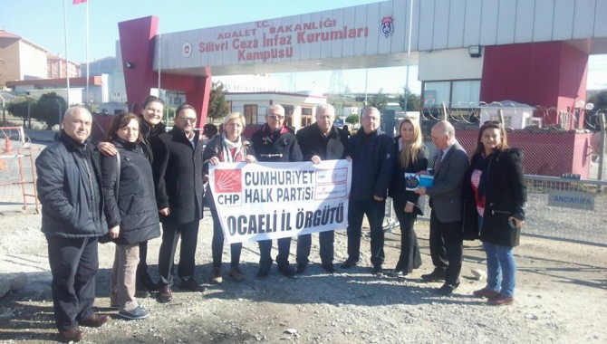 Kocaeli CHP "umut nöbeti"ne geldi