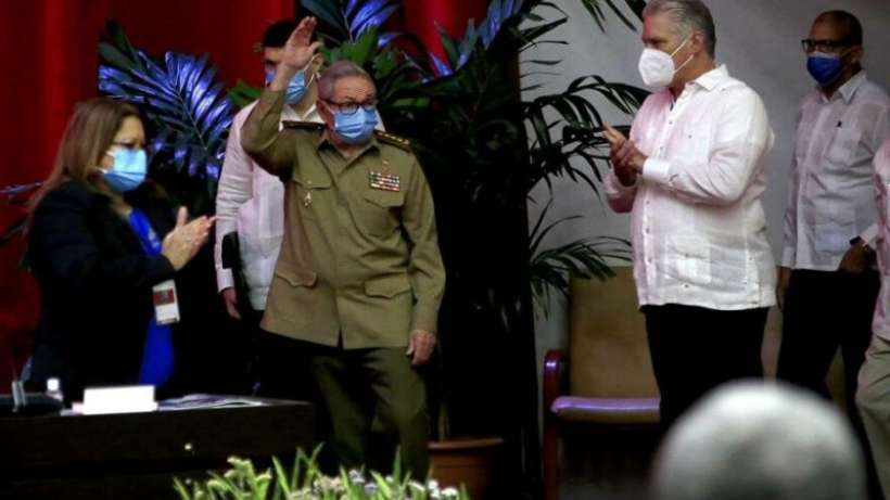 Küba Komünist Partisi'nin 8. Kongresi: Castro görevi devrediyor