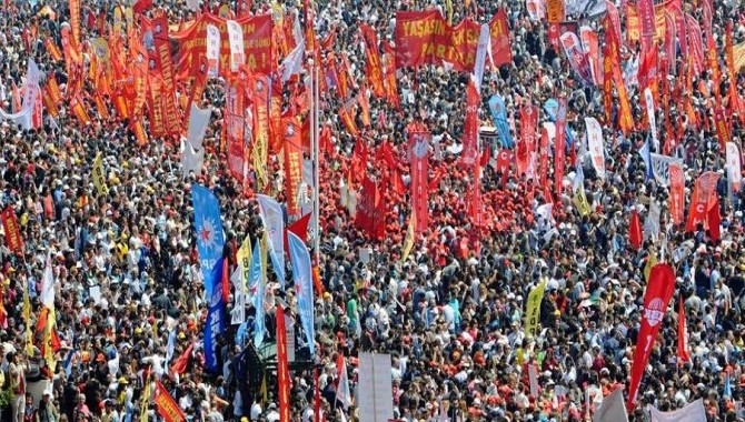 "Memeleketimize ve geleceğimize sahip çıkıyoruz. Haydi 1 mayıs’a "