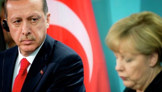 Merkel: Türkiye’nin ekonomideki istikrarsızlığı kimsenin çıkarına değil