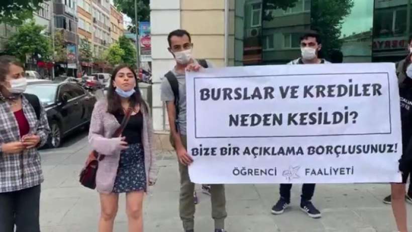 Öğrencilerden KYK kesintisine ‘kartlı’ eylem